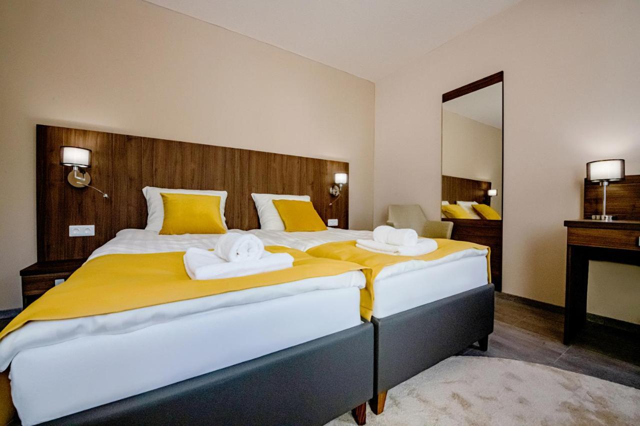 Furdo Hotel*** זלקרוס מראה חיצוני תמונה