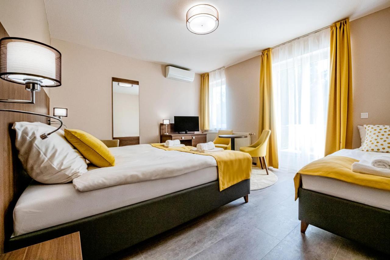 Furdo Hotel*** זלקרוס מראה חיצוני תמונה